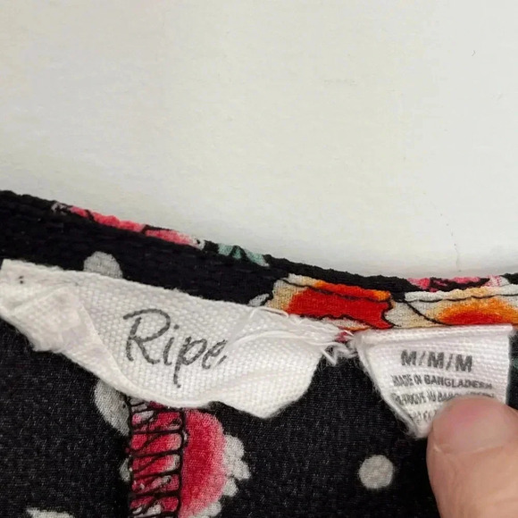 Ripe Floral black pink Wrap Jumpsuit size  medium - Picture 6 of 6